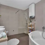 Luxurious Eol