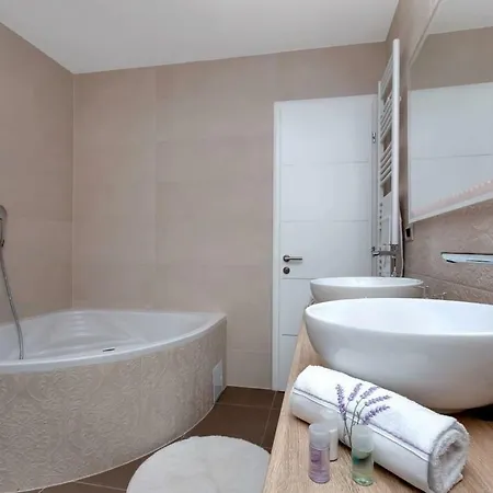 Apartment Luxurious Eol Makarska