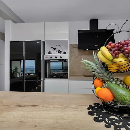 Luxurious Eol Apartment Makarska
