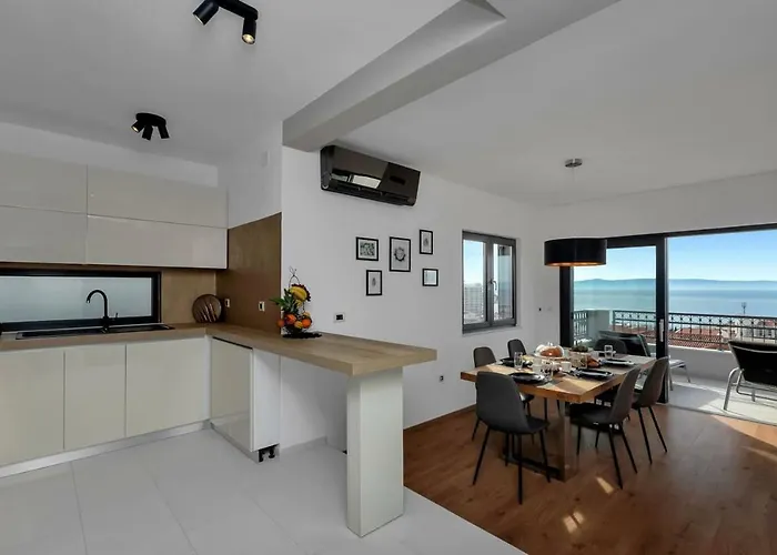 Luxurious Eol Apartmán *