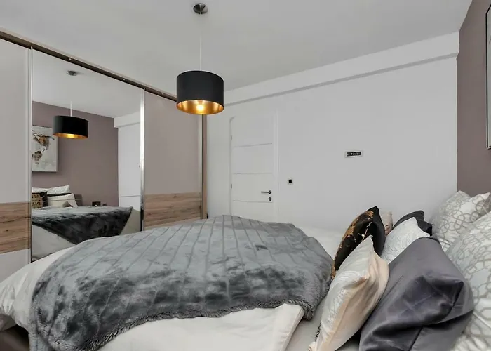 Luxurious Eol *