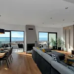 Luxurious Eol * Μακάρσκα